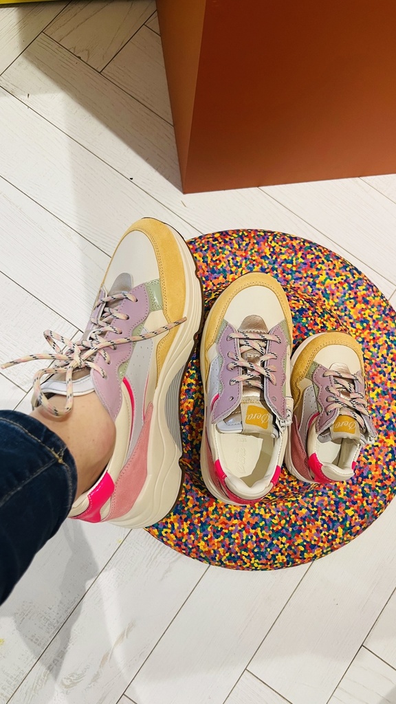 Sneaker hoge zool d365