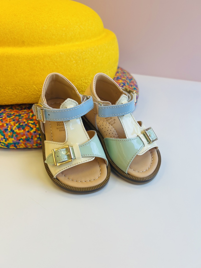 Sandaal gesloten hiel d055