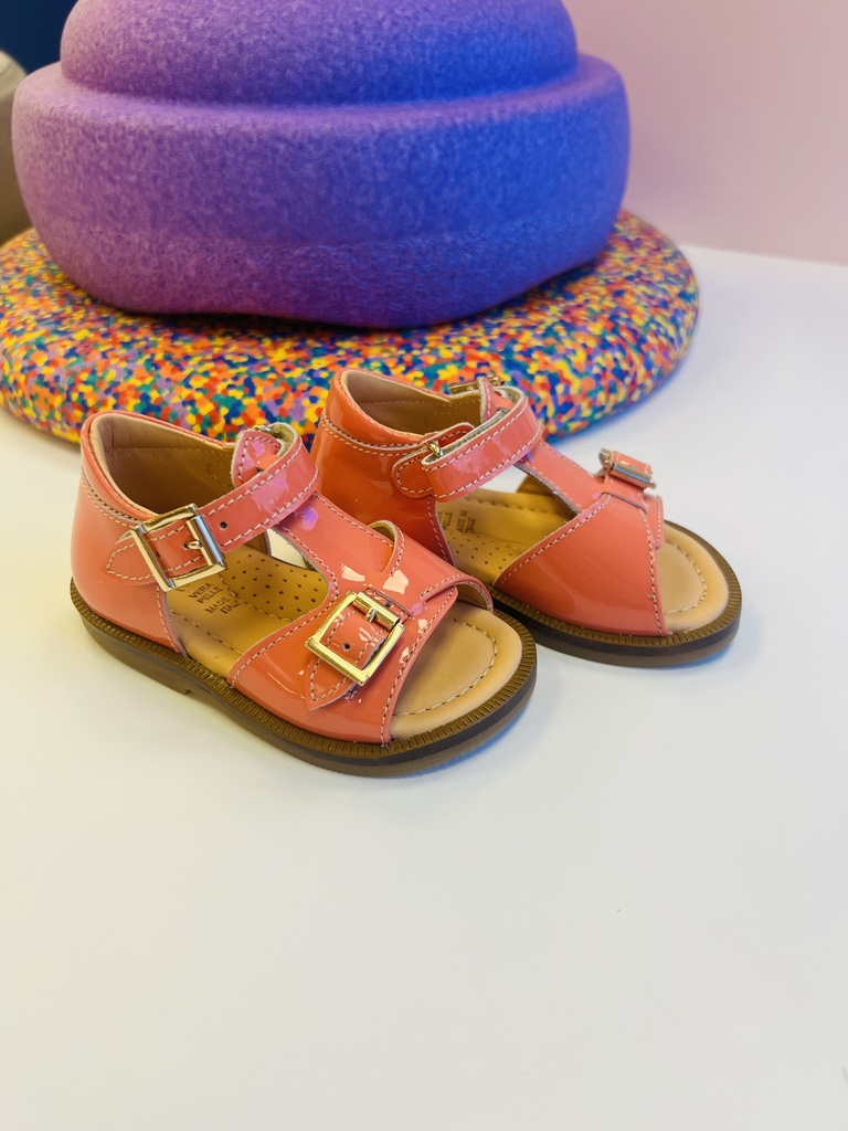 Sandaal gesloten hiel d055 