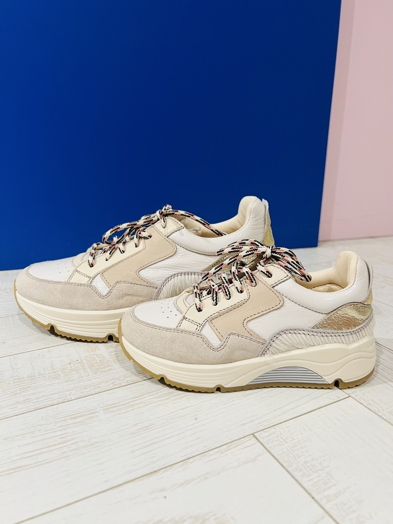 Sneaker hoge zool d370