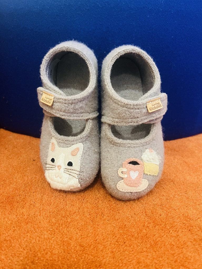 Pantoffel wol nude poes