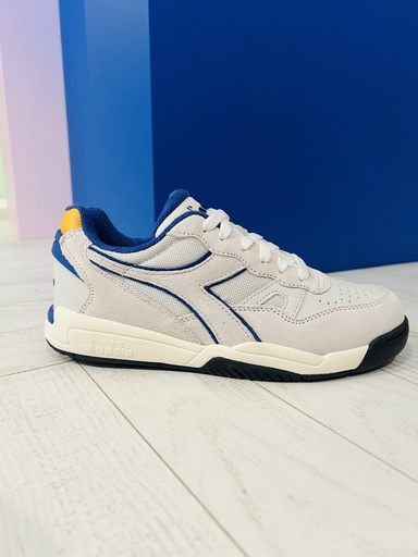 Sneaker winner games navy