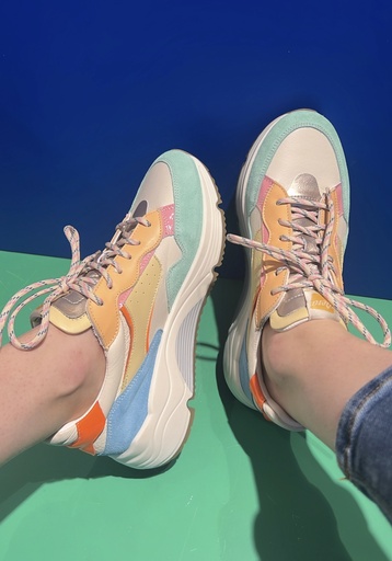 Sneaker hoge zool D365