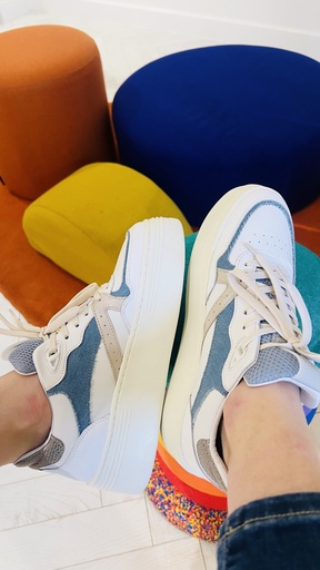 Sneaker isa bo