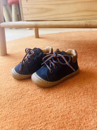 Sneaker 7042r002 (pre stapper)  